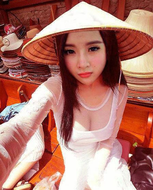Mỹ nhân việt mỏng hóa giá trị áo dài