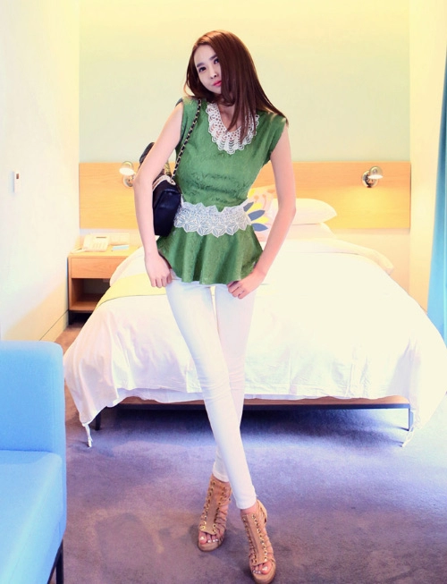 Nàng công sở kiêu kỳ với sơ mi peplum