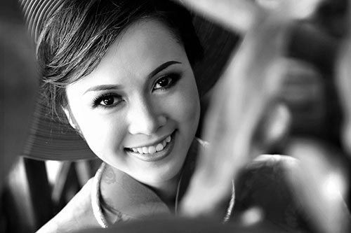 Ngọc anh dịu dàng nét xưa với áo dài