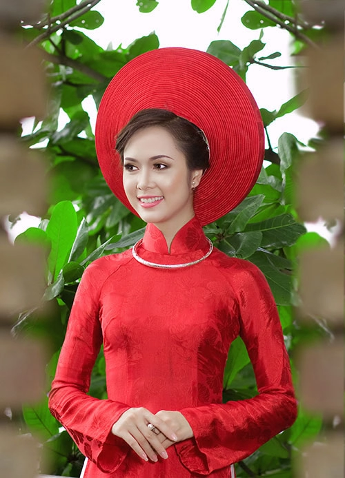Ngọc anh dịu dàng nét xưa với áo dài