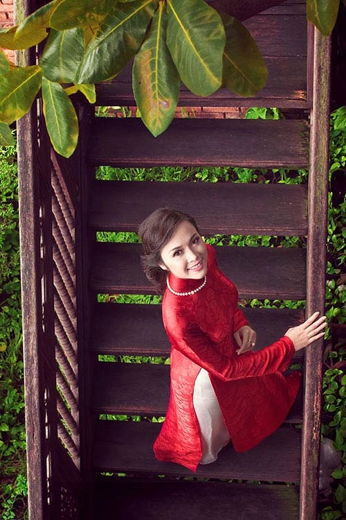 Ngọc anh dịu dàng nét xưa với áo dài