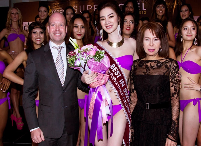 Ngọc oanh đoạt giải siêu mẫu áo tắm
