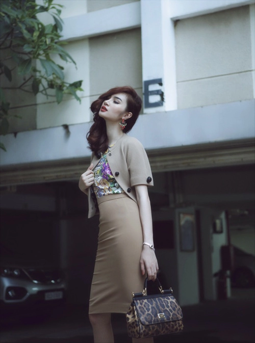 Ngọc oanh quý tộc với hoa văn phục hưng