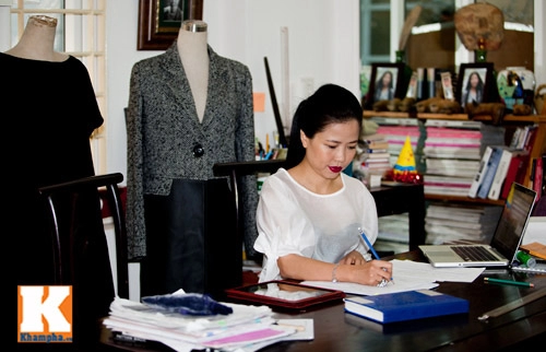 Ngợp với tủ đồ của nhà tạo mẫu u40