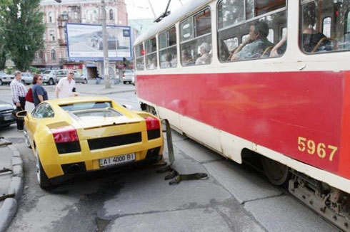  người đẹp gây rắc rối với lamborghini gallardo 