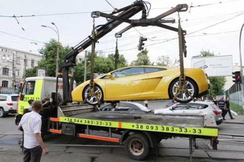  người đẹp gây rắc rối với lamborghini gallardo 