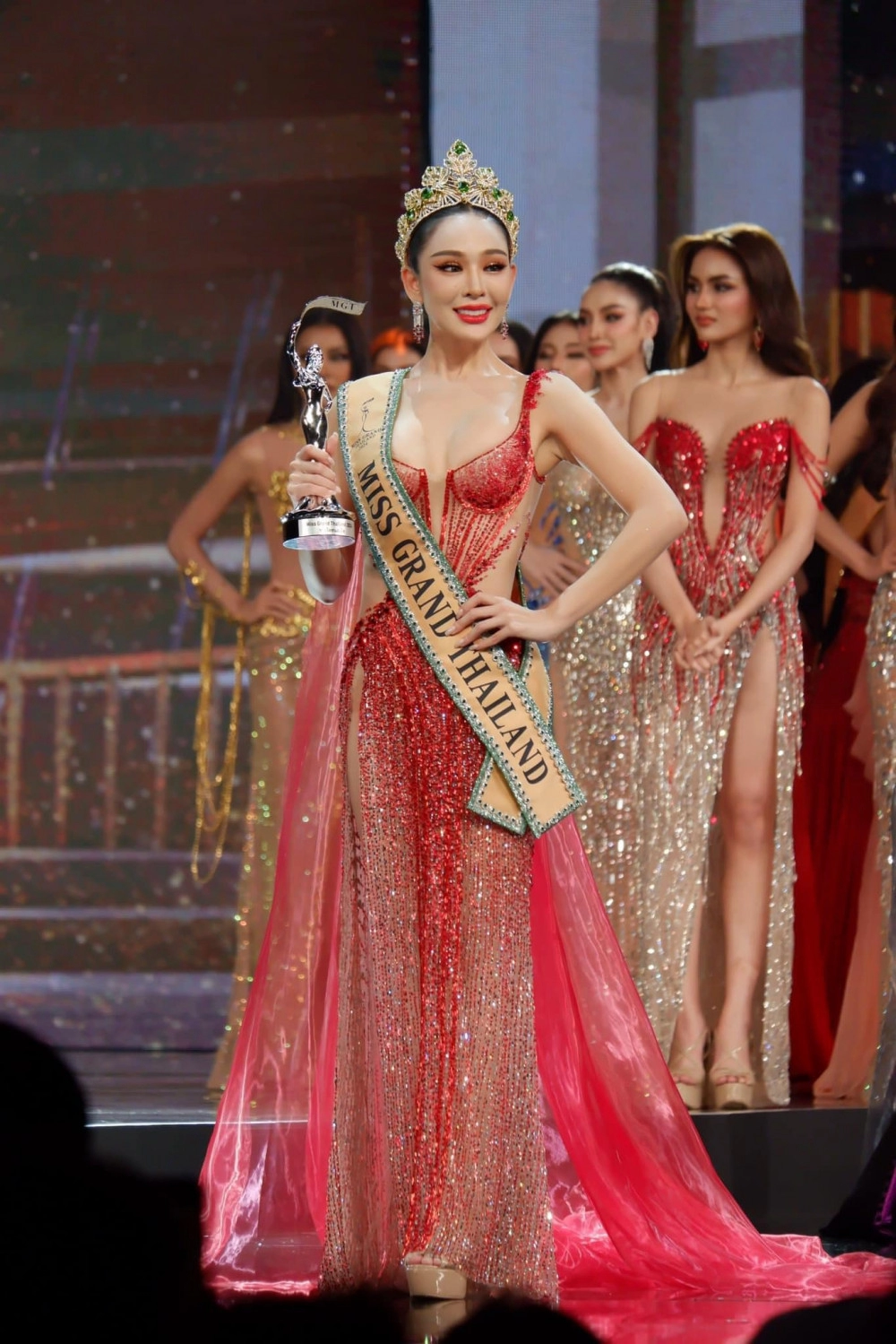 Người đẹp nấm lùn đăng quang miss grand thailand 2024 có một điểm nhiều chân dài ao ước