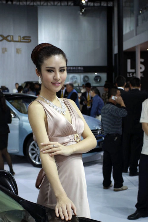  người đẹp ở hainan auto show 2013 