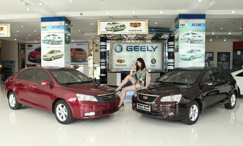  người đẹp việt làm duyên với geely 