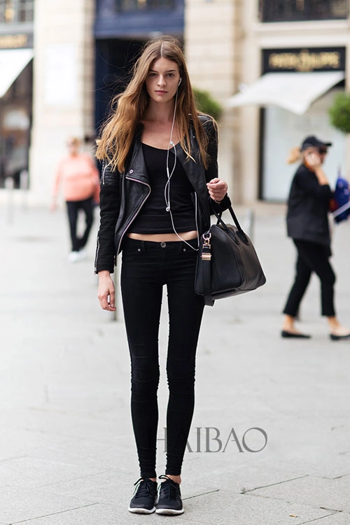 Người mẫu mặc quần jeans ra sao