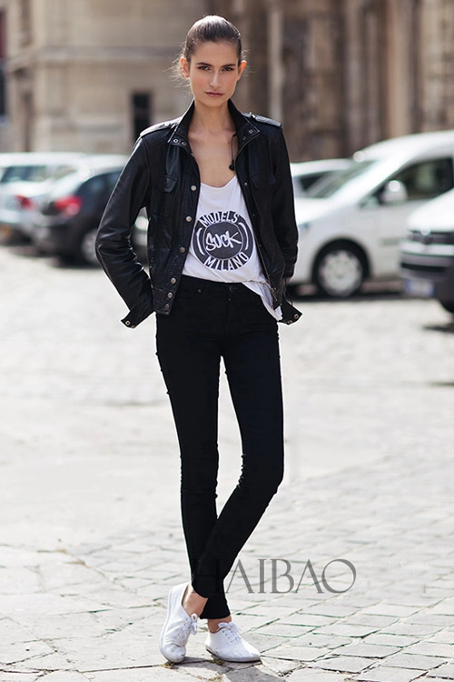Người mẫu mặc quần jeans ra sao