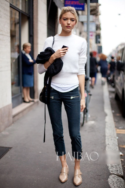 Người mẫu mặc quần jeans ra sao