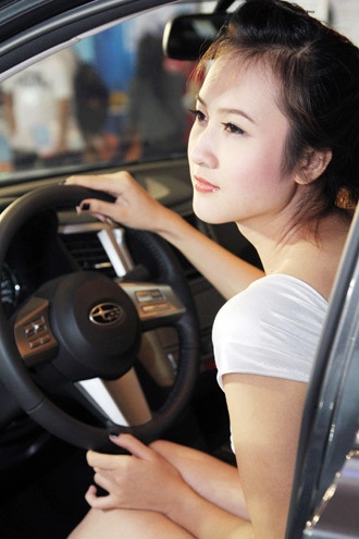  người mẫu tại saigon autotech 