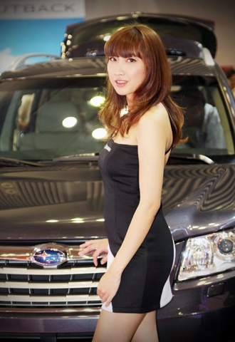  người mẫu triển lãm saigon autotech 2012 