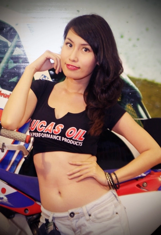  người mẫu triển lãm saigon autotech 2012 