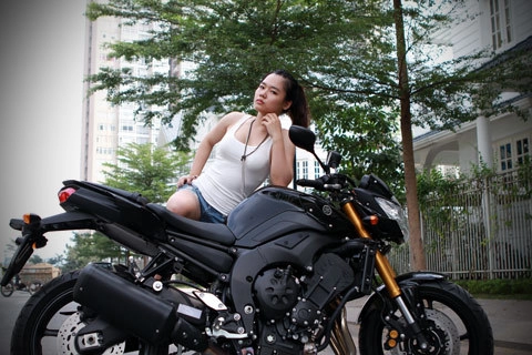  người mẫu yamaha fz8 tại sài gòn 