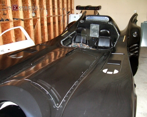  người việt tại mỹ chế tạo siêu xe batmobile 