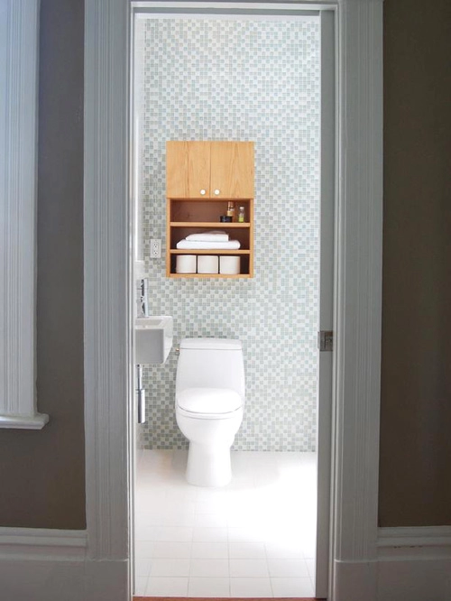 Nhét bồn tắm vừa khít toilet chỉ 3m2