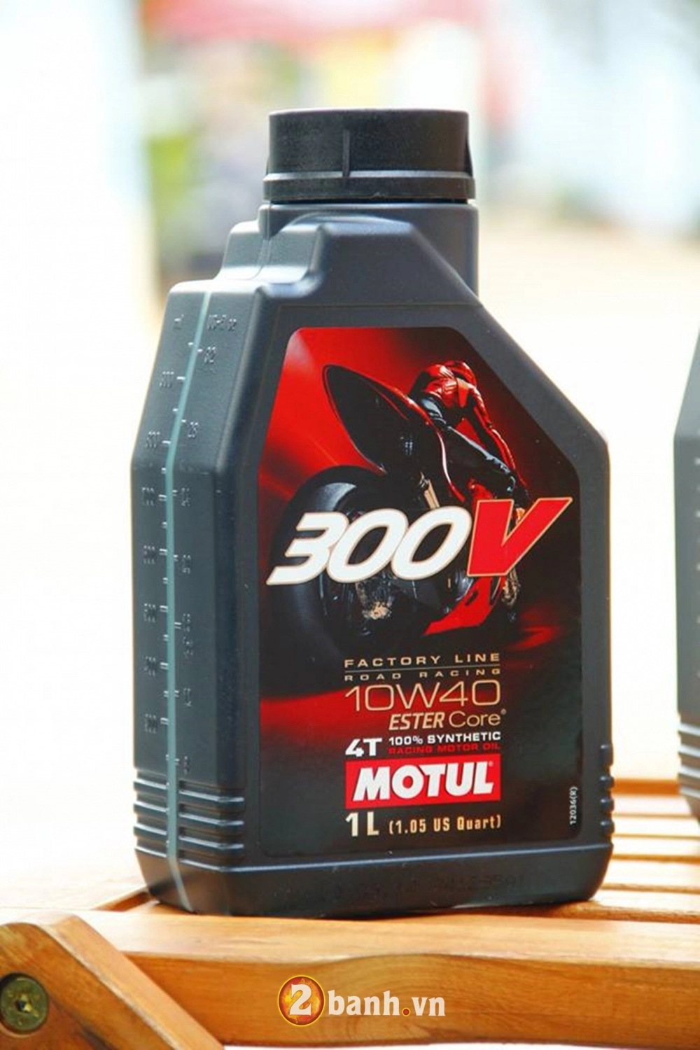 Nhớt motul 300v không rõ nguồn gốc xuất hiện tại vn - cách thức phân biệt