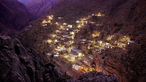 Những ngôi nhà bậc thang ấn tượng ở iran