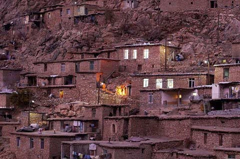 Những ngôi nhà bậc thang ấn tượng ở iran