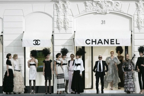  những sàn diễn gây kinh ngạc của chanel trong bảo tàng grand palais 