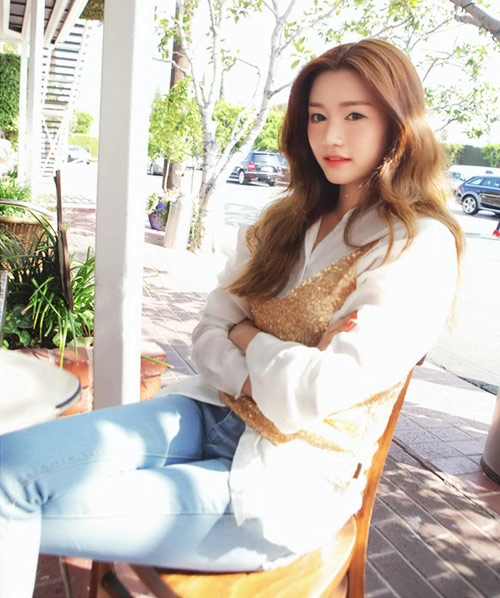 Nổi loạn với sơ mi trắng