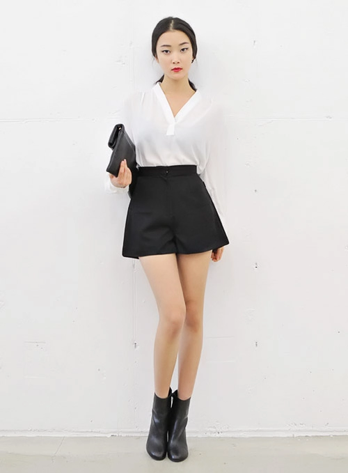 Nổi loạn với sơ mi trắng