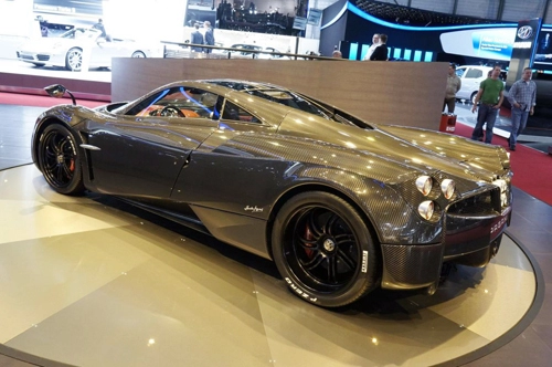  pagani huayra với bộ vỏ carbon 150000 usd 