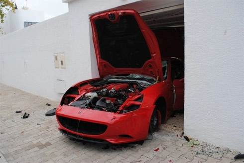  phá siêu xe ferrari california ở tunisia 