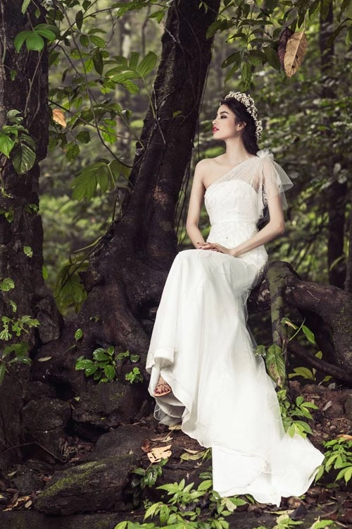 Phạm hương gợi ý váy cưới cho nàng dâu tương lai