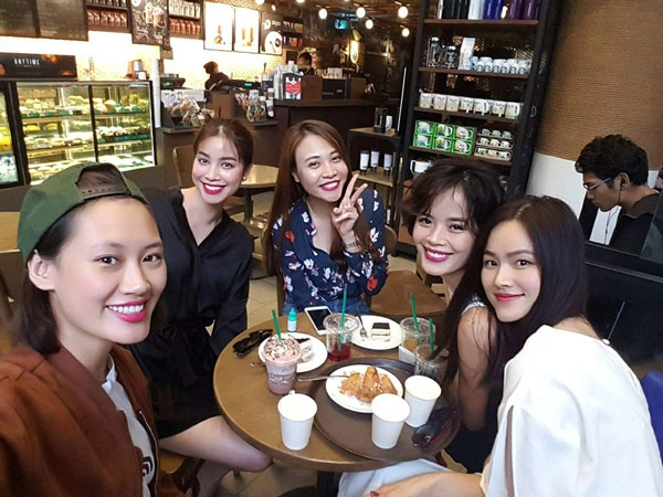Phạm hương hội ngộ các đối thủ next top năm xưa khiến fans thích thú