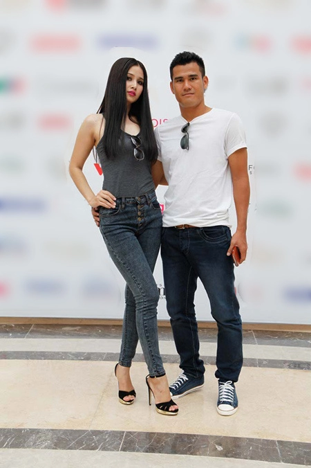 Phan thanh bình đưa vợ đi thi siêu mẫu