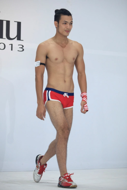 Phì cười xem thí sinh next top catwalk