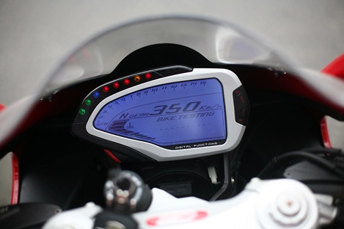  phiêu với mv agusta f4 1000r trên phố hà thành 