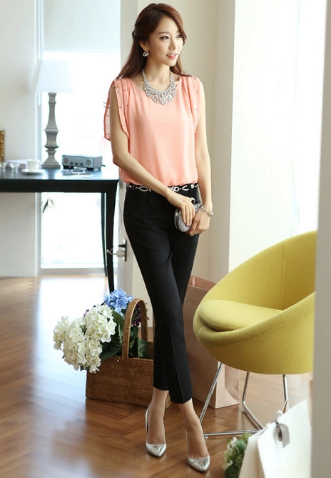 Phối đồ lịch lãm với quần công sở