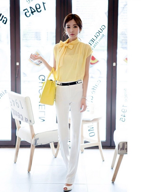 Phối đồ lịch lãm với quần công sở
