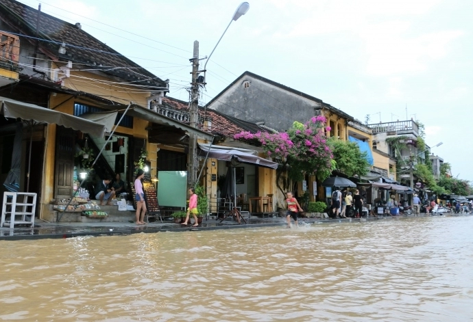 Phượt thủ ơi hội an - nước sông hoài dâng cao gây ngập nhiều tuyến phố cổ