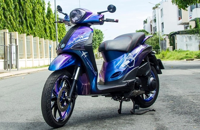 Piaggio liberty sơn dàn áo đổi màu theo góc nhìn đầy cá tính