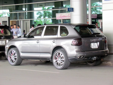  porsche cayenne turbo vành độ ở sài gòn 