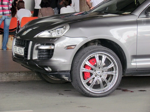  porsche cayenne turbo vành độ ở sài gòn 