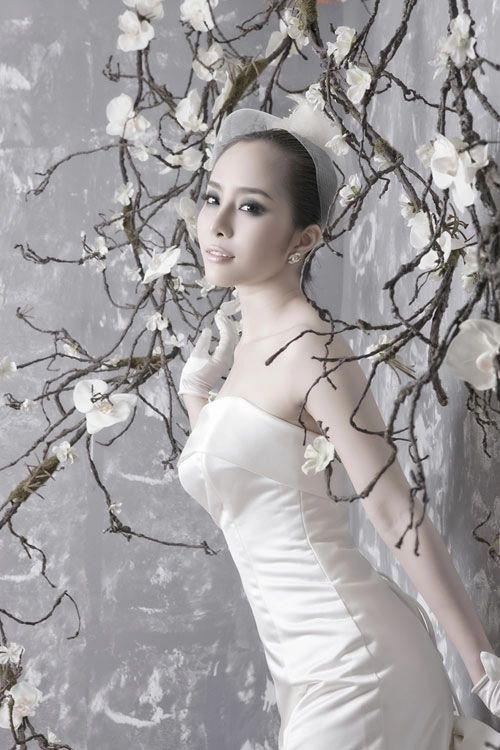 Quỳnh nga chọn váy cưới cho nàng dâu