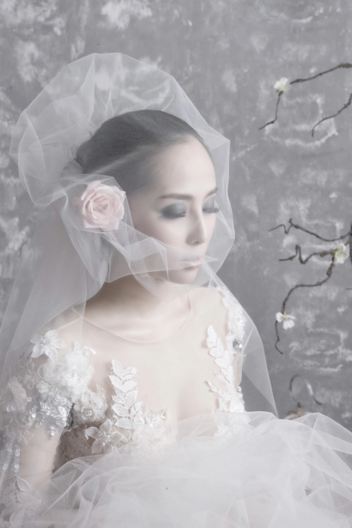 Quỳnh nga chọn váy cưới cho nàng dâu