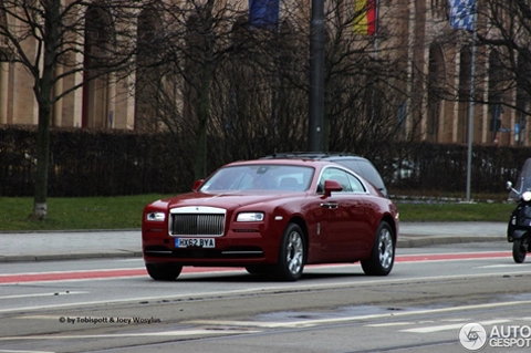  rolls-royce wraith bất ngờ xuất hiện trên phố 