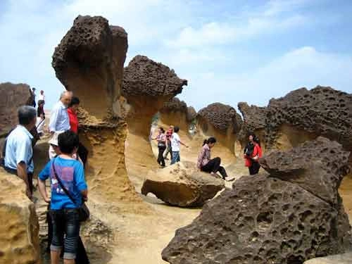 Sắc đá kỳ quặc ở mũi đất ma quỷ yehliu