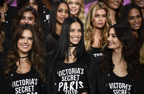  siêu mẫu victorias secret khoe dáng trong đêm tổng duyệt 