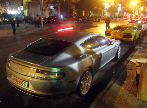  siêu xe aston martin rapide di cư vào sài gòn 