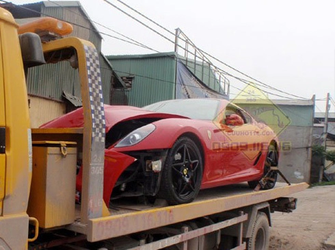  siêu xe ferrari 599 gtb duy nhất tại việt nam gặp nạn 