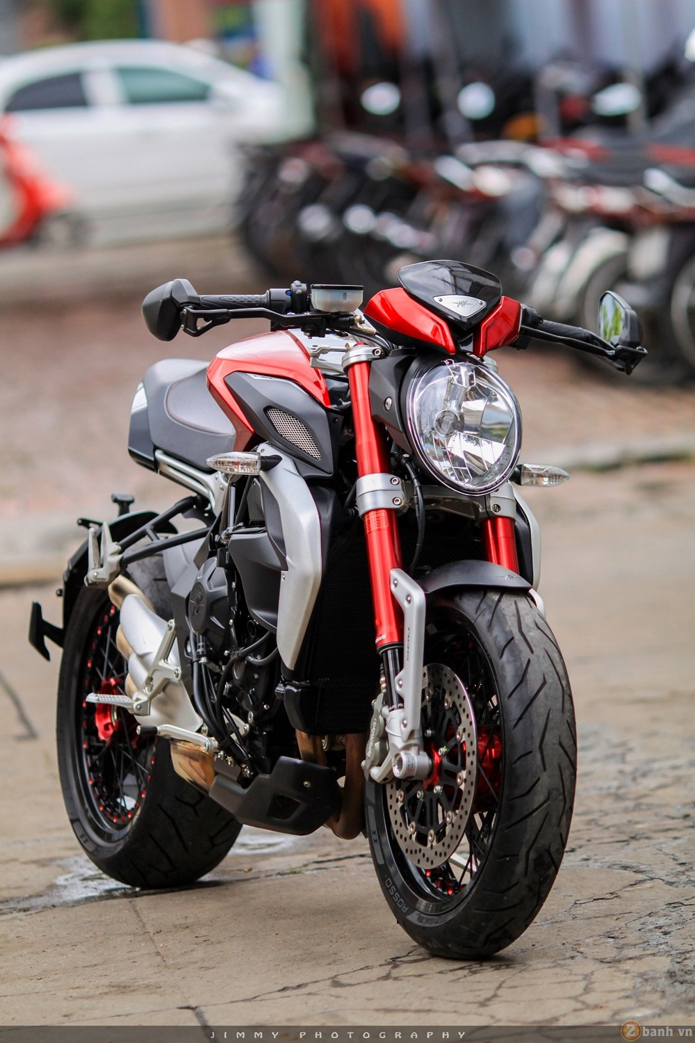 Siêu xe phong cách mv agusta dragster 800 gào thét tại sài gòn