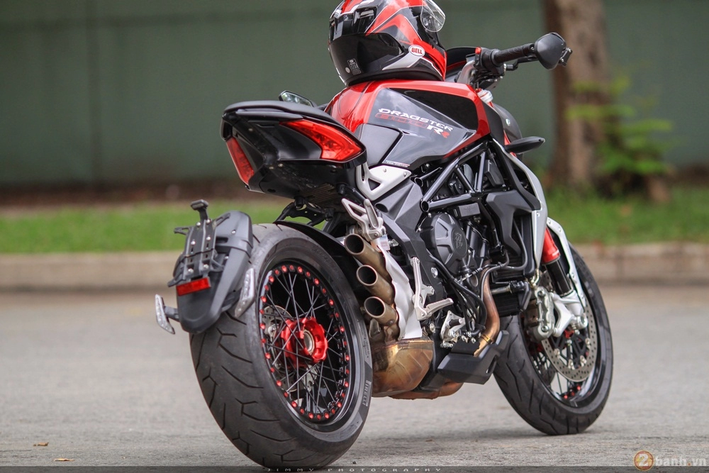 Siêu xe phong cách mv agusta dragster 800 gào thét tại sài gòn